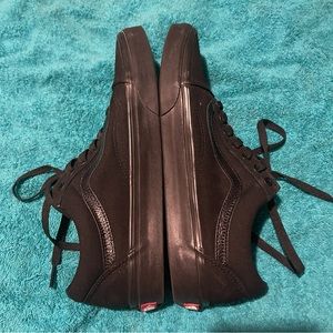 Black Old Skool Vans Sneakers Men’s 9.5/Women’s 11